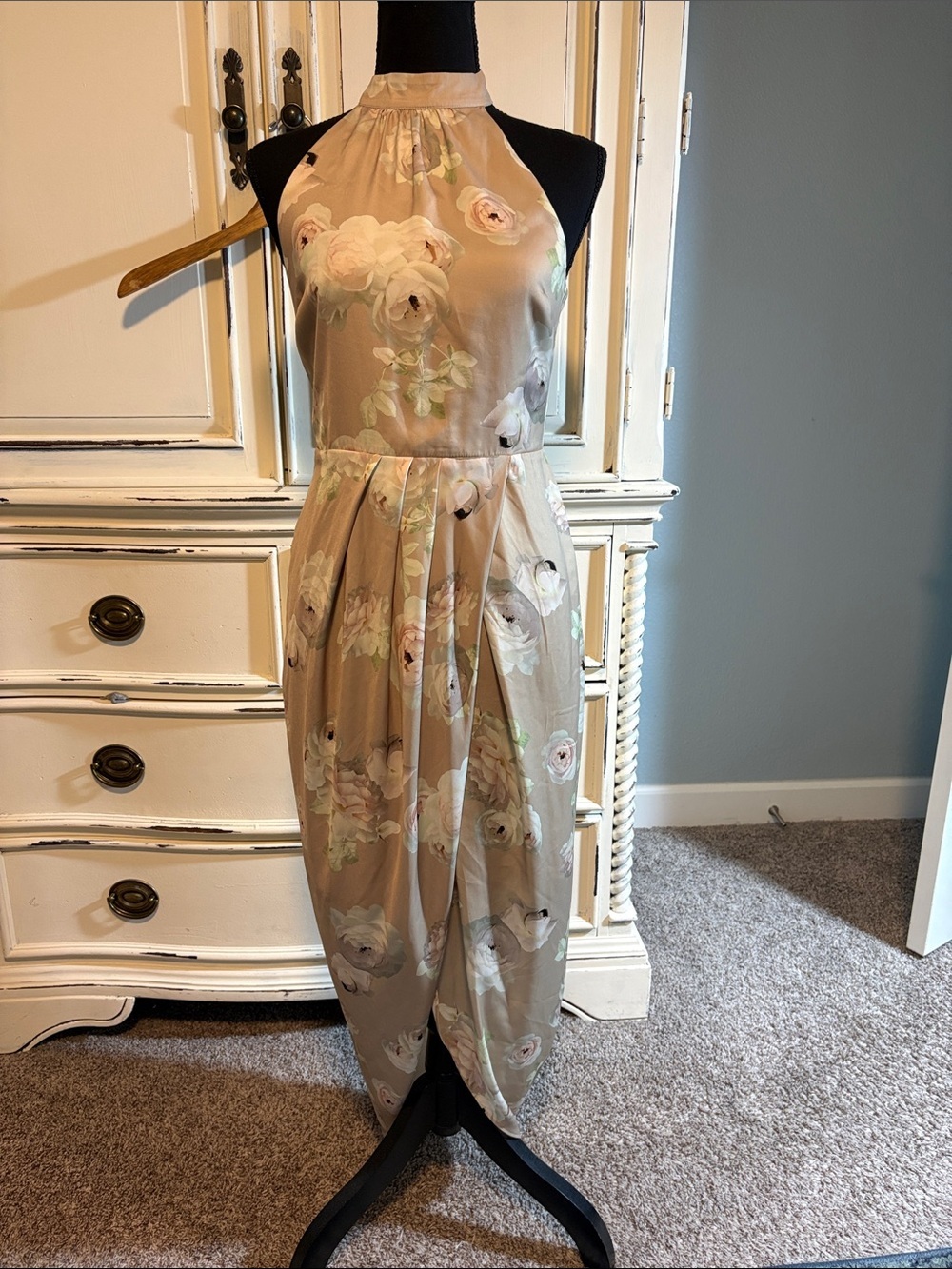 Suzy Shier Taupe Floral Halter Satin dress